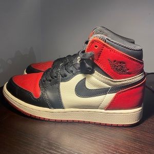 Air jordan1 bred toe 100% authentic Size4Y